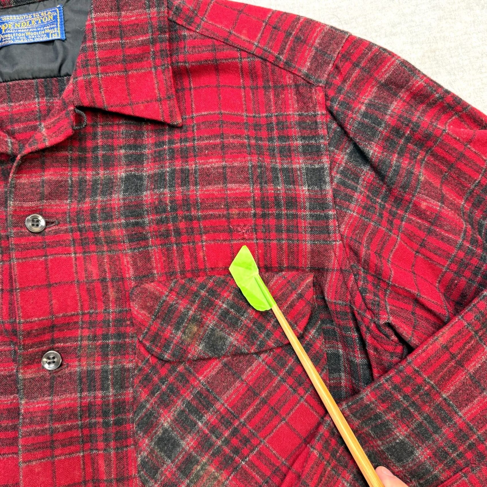 Pendleton VINTAGE Pendleton Board Shirt Mens Medium Red Plaid Wool Thread Collar USA Made Size US M / EU 48-50 / 2 - 3 Thumbnail