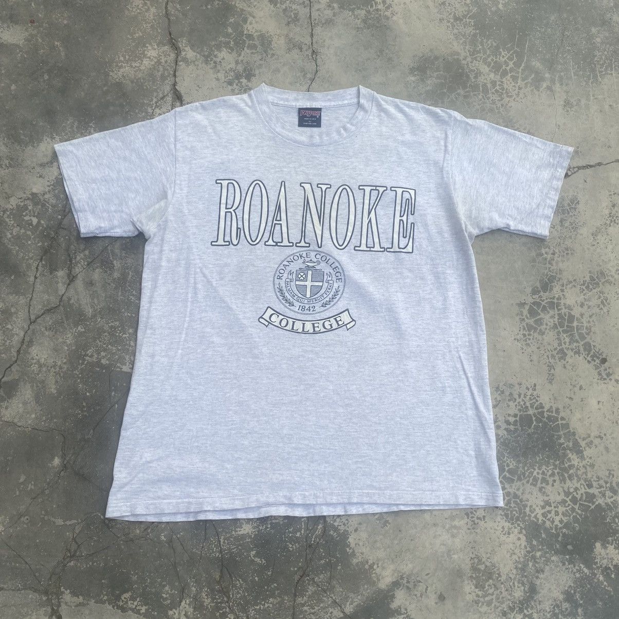 1990s Roanoke College tee