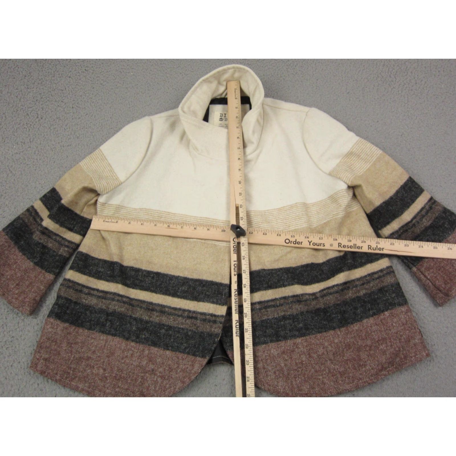 Billabong VINTAGE Billabong Jacket Womens Small Creme Striped Wool Cropped 90s Brown Size S / US 4 / IT 40 - 7 Thumbnail