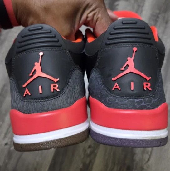 Nike Nike Air Jordan Retro 3 Size US 12 / EU 45 - 2 Thumbnail
