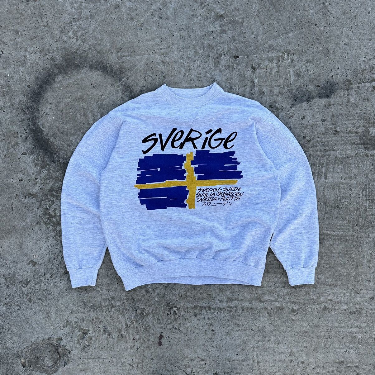 Vintage Vintage Sverige Sweden Sweatshirt USA Tennis Style USA 90s Size US L / EU 52-54 / 3 - 1 Thumbnail