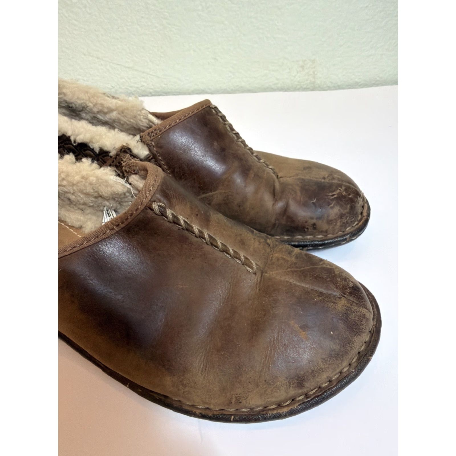 Ugg UGG® Australia 5747 Bettey Shearling Lined Driving Leather Loafers Clogs Sz 8 Size US 8 / IT 38 - 2 Thumbnail