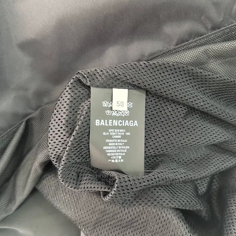 Balenciaga Balenciaga Black front and back logo half-zip nylon jacket Size US M / EU 48-50 / 2 - 3 Thumbnail