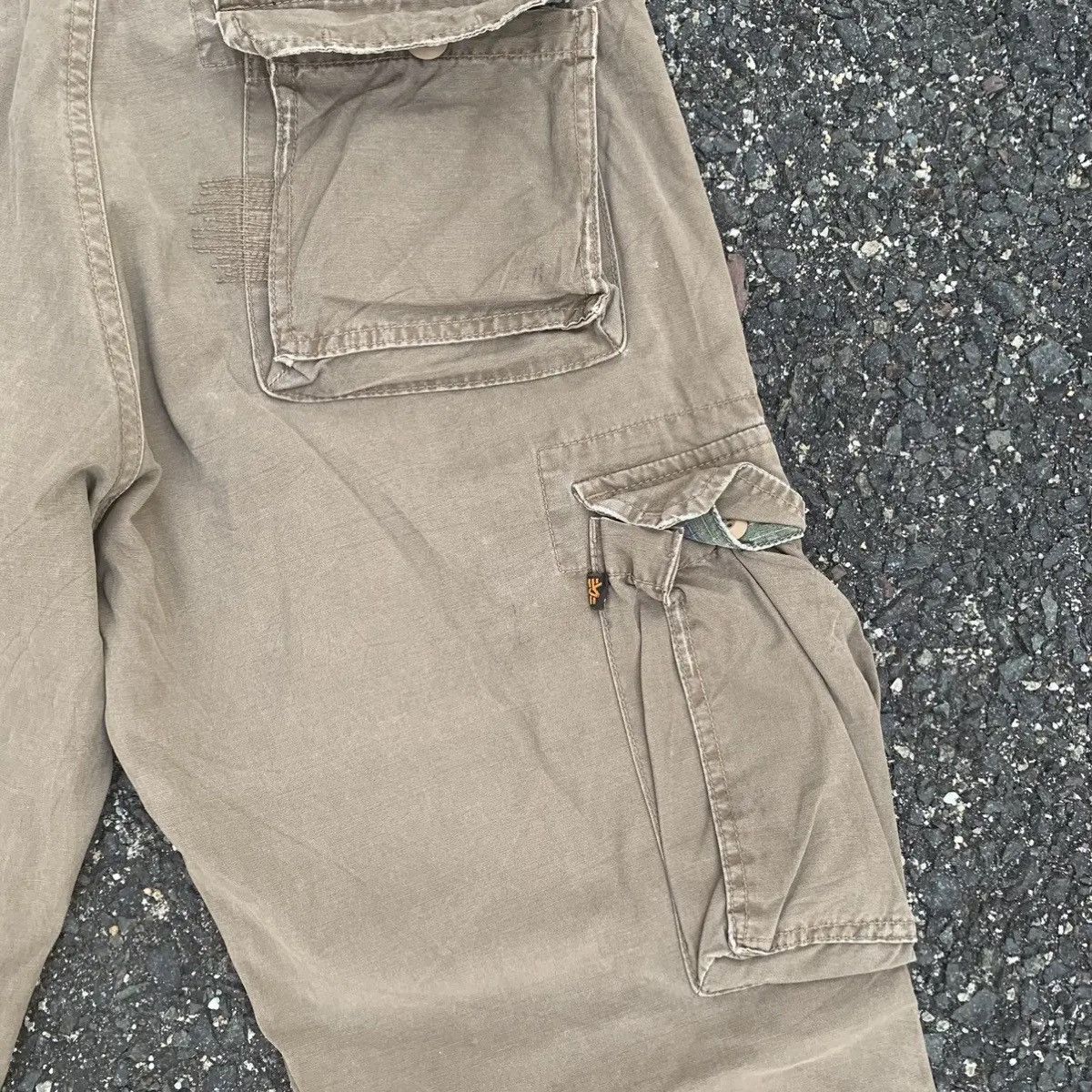 Jungles STEALS💥JAPANESE VINTAGE UTILITY ALPHA INDUSTRY CARGO PANTS Size US 32 / EU 48 - 14 Thumbnail