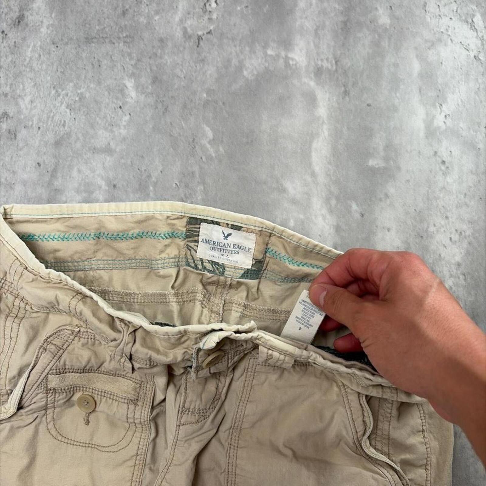 American Eagle Outfitters Y2K Beige American Eagle Grunge Gothic Capri Shorts Size 27" / US 4 / IT 40 - 5 Thumbnail