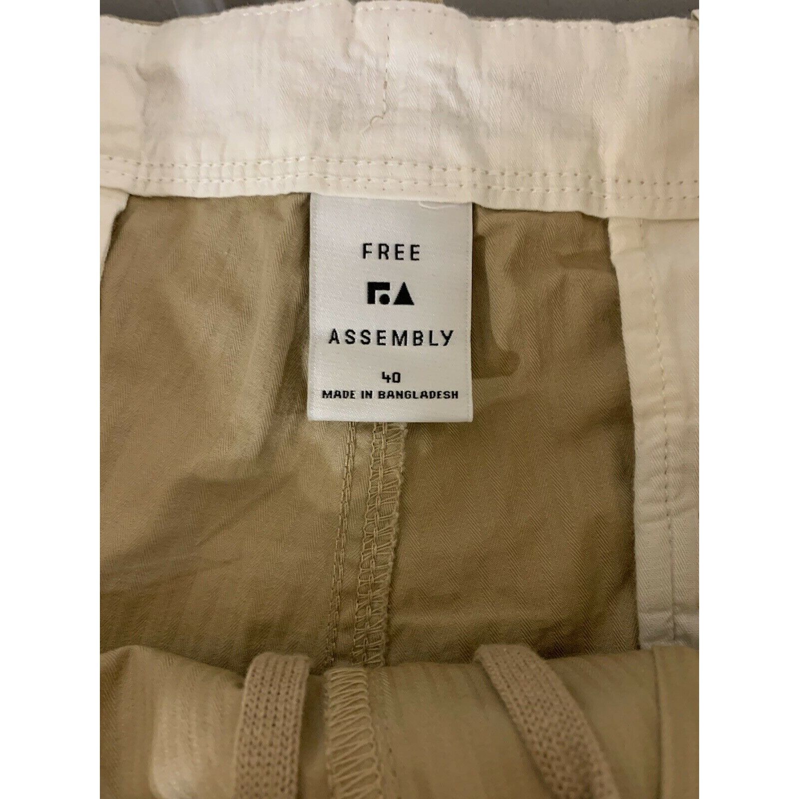Other New Free Assembly utility pocket shorts Men’s Sz 40 brown Or Size US 40 / EU 56 - 2 Thumbnail