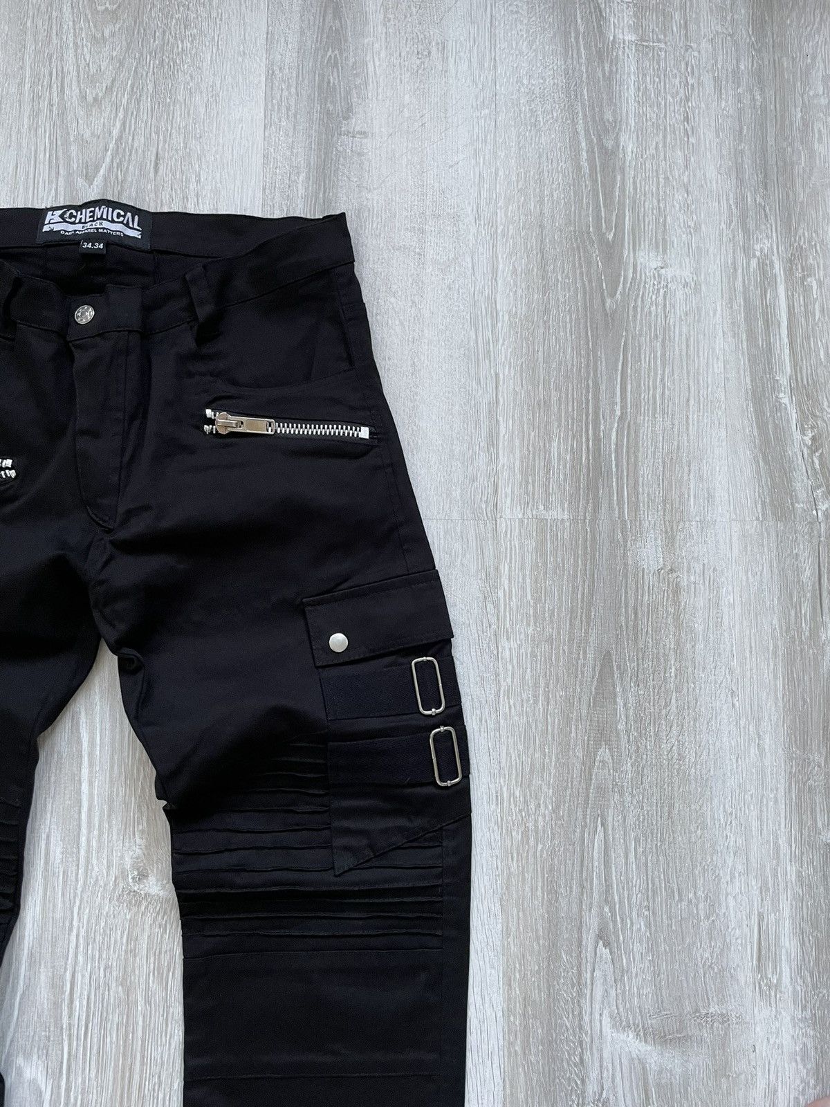 Japanese Brand × Vintage Chemical Dark Apparel Multi Pocket Zipper Elastic Pants Size US 34 / EU 50 - 3 Thumbnail