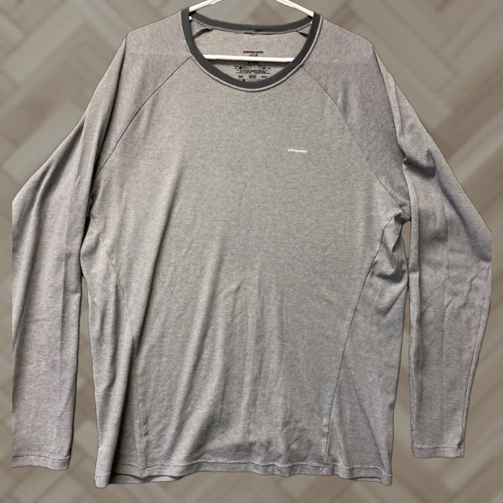 Patagonia Patagonia Shirt Men's Long Sleeve Logo Stretch Active XL Gray 104-45 / T-Shirt / Modern Recycled Fair Trade / Patagonia P-6 (Product Line) Size US XL / EU 56 / 4 - 1 Thumbnail