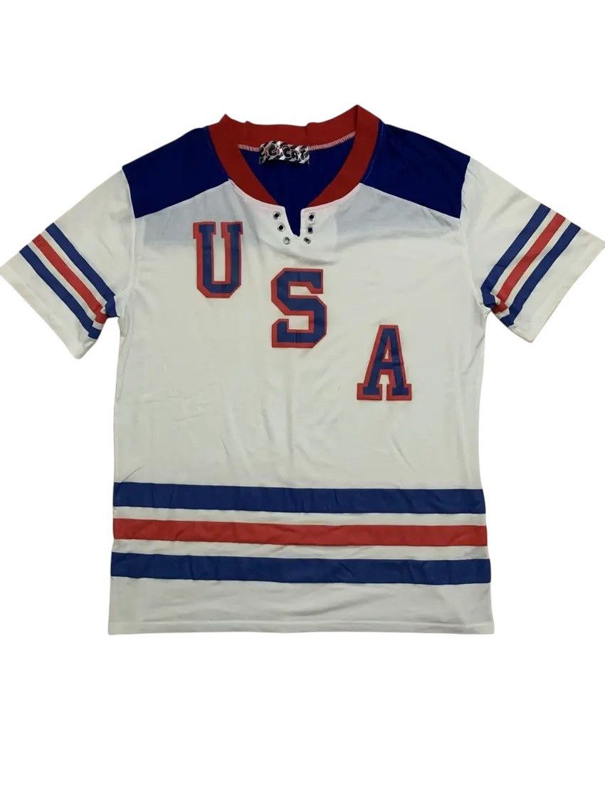 Vintage Vintage USA Red Blue Stripe Tshirt Size US L / EU 52-54 / 3 - 1 Thumbnail