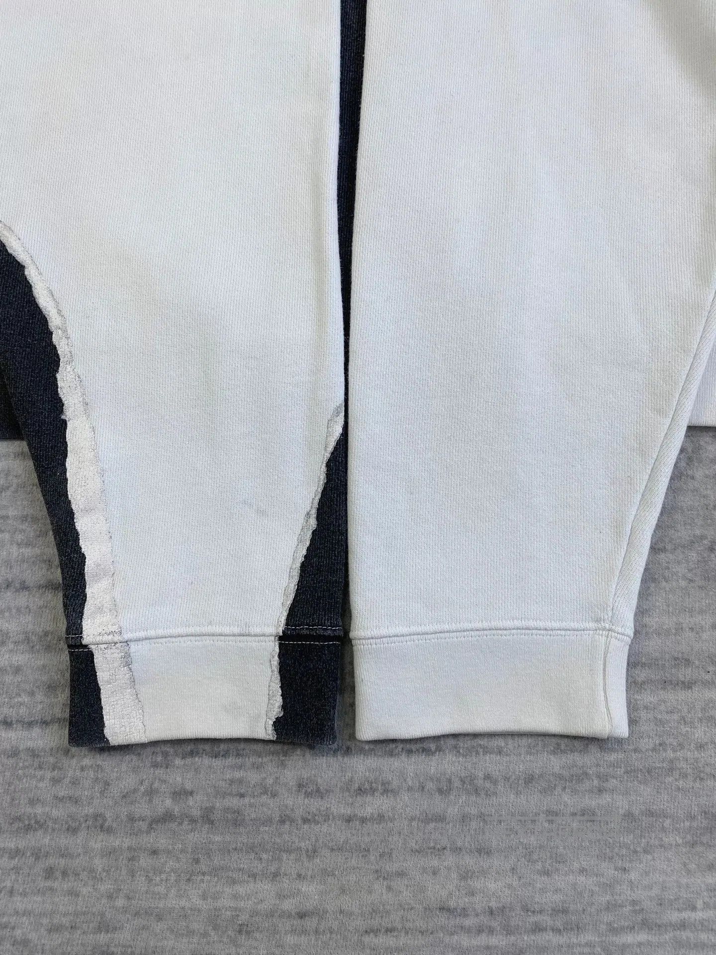 Maison Margiela maison margiela black and white sweatshirt. Size US L / EU 52-54 / 3 - 5 Thumbnail