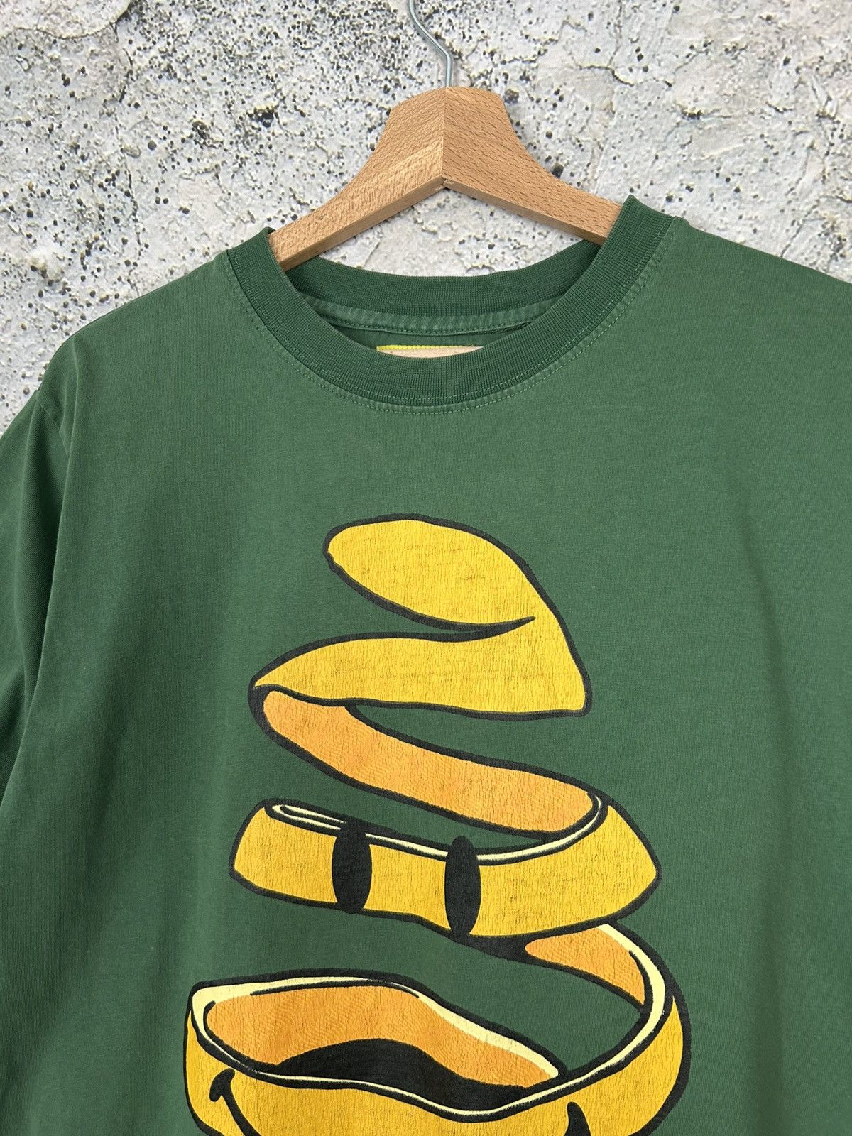 Vintage Smiley Marche de Market Japanese Graphic Tee Streetwear Hype Size US S / EU 44-46 / 1 - 3 Thumbnail