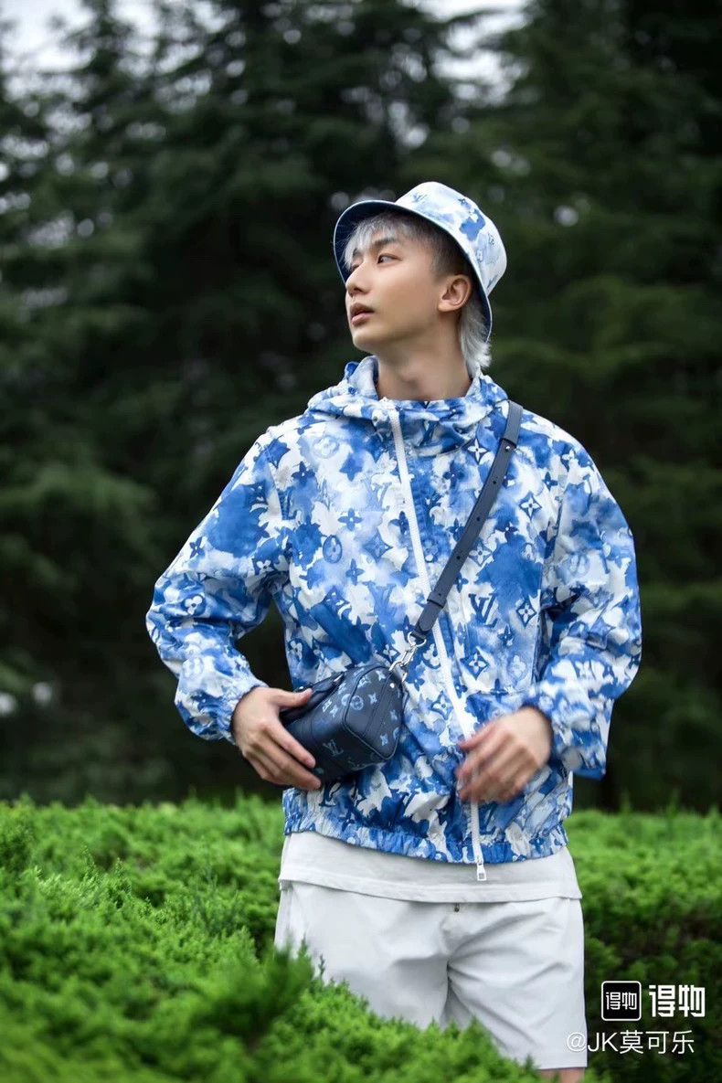 Louis Vuitton LOUIS VUITTON Blue ink presbyopia full print assault jacket Size US L / EU 52-54 / 3 - 4 Thumbnail