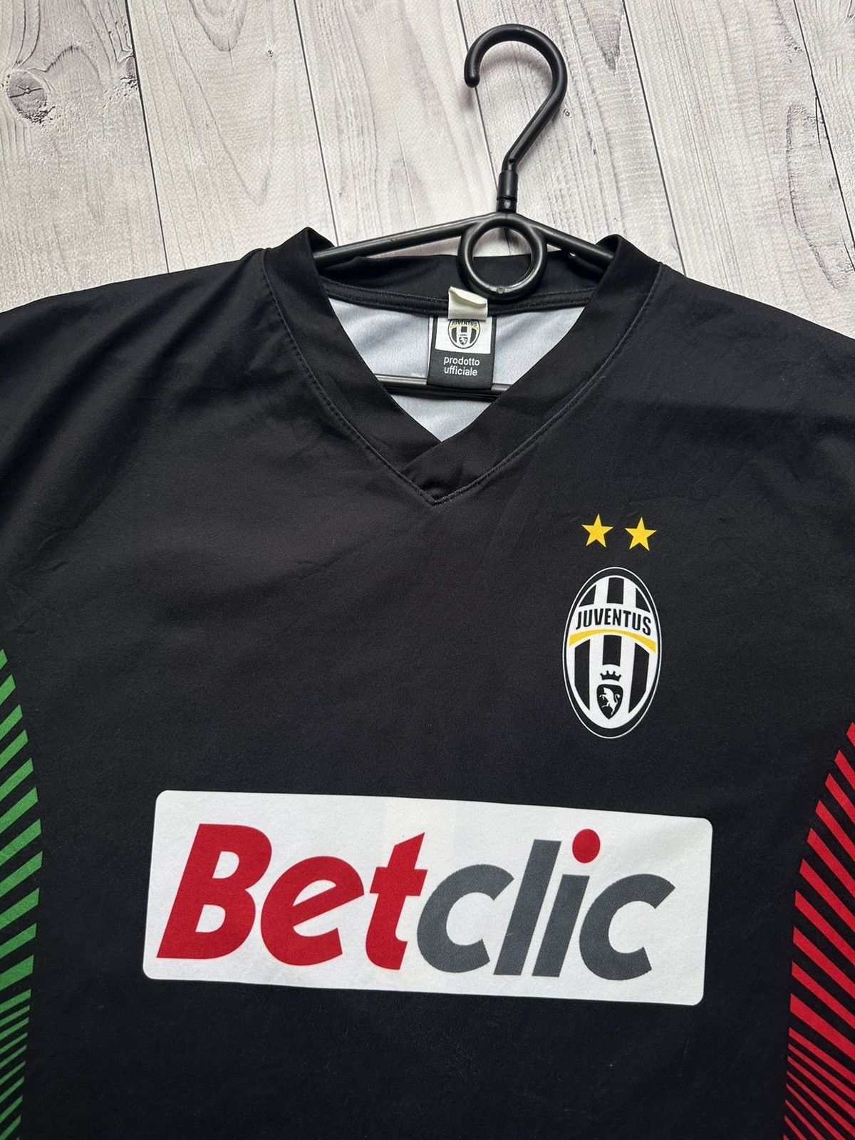 Vintage Vintage Juventus 1 Buffon goalkeeper soccer jersey size XL Size US XL / EU 56 / 4 - 4 Thumbnail