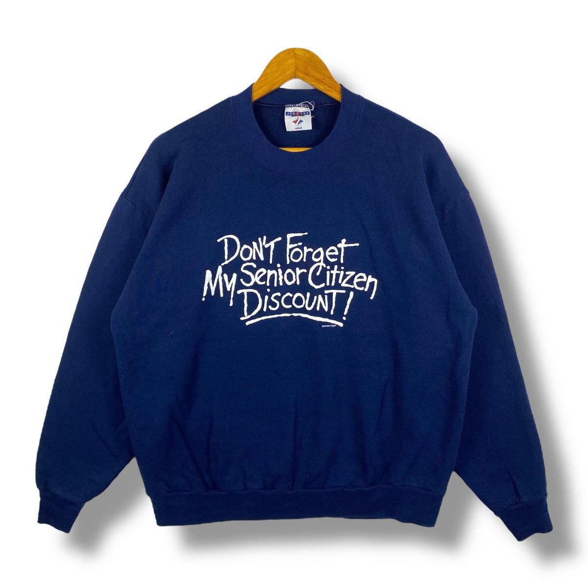 Vintage Vintage 00's Don't Forget My Senior Citizen Discount Wording Size US L / EU 52-54 / 3 - 1 Thumbnail