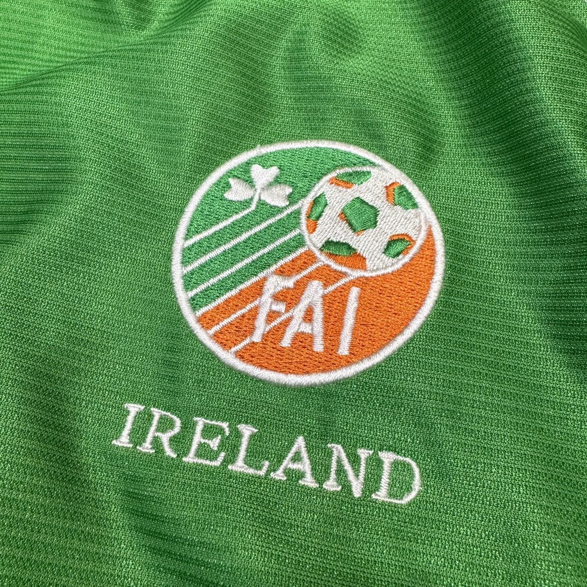 Umbro Ireland 02/03 home shirt Size US M / EU 48-50 / 2 - 4 Thumbnail