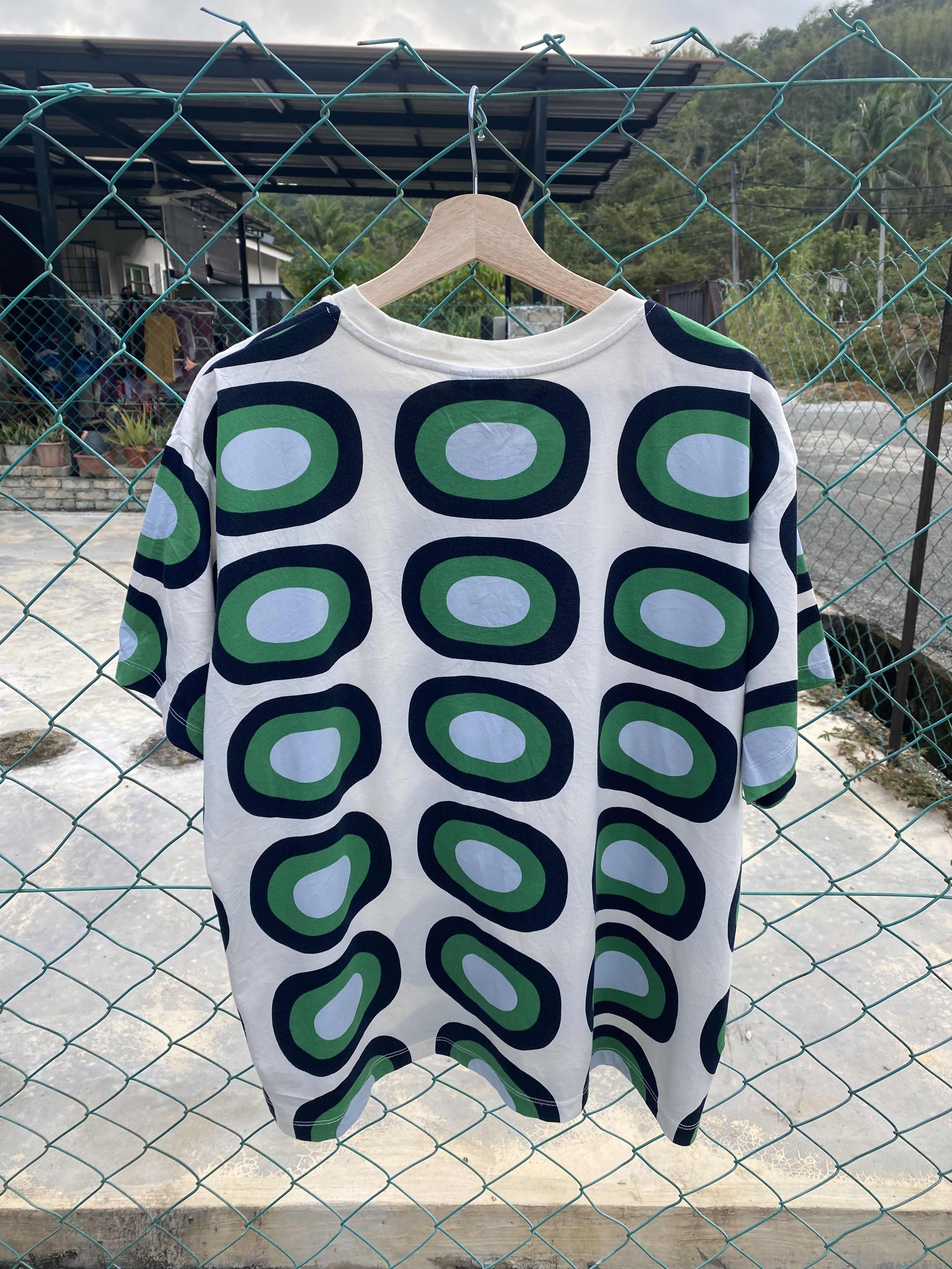 Uniqlo Uniqlo X Marimekko fullprint tee Size US XL / EU 56 / 4 - 2 Thumbnail