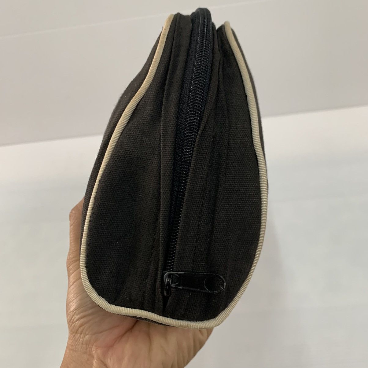 Vintage Chanel Vintage Clutch Makeup Bag Size ONE SIZE - 6 Thumbnail
