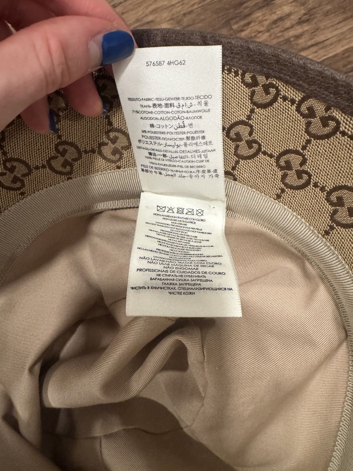 Gucci Gucci Bucket Hat (OS) (WORN ONCE) Size ONE SIZE - 7 Thumbnail