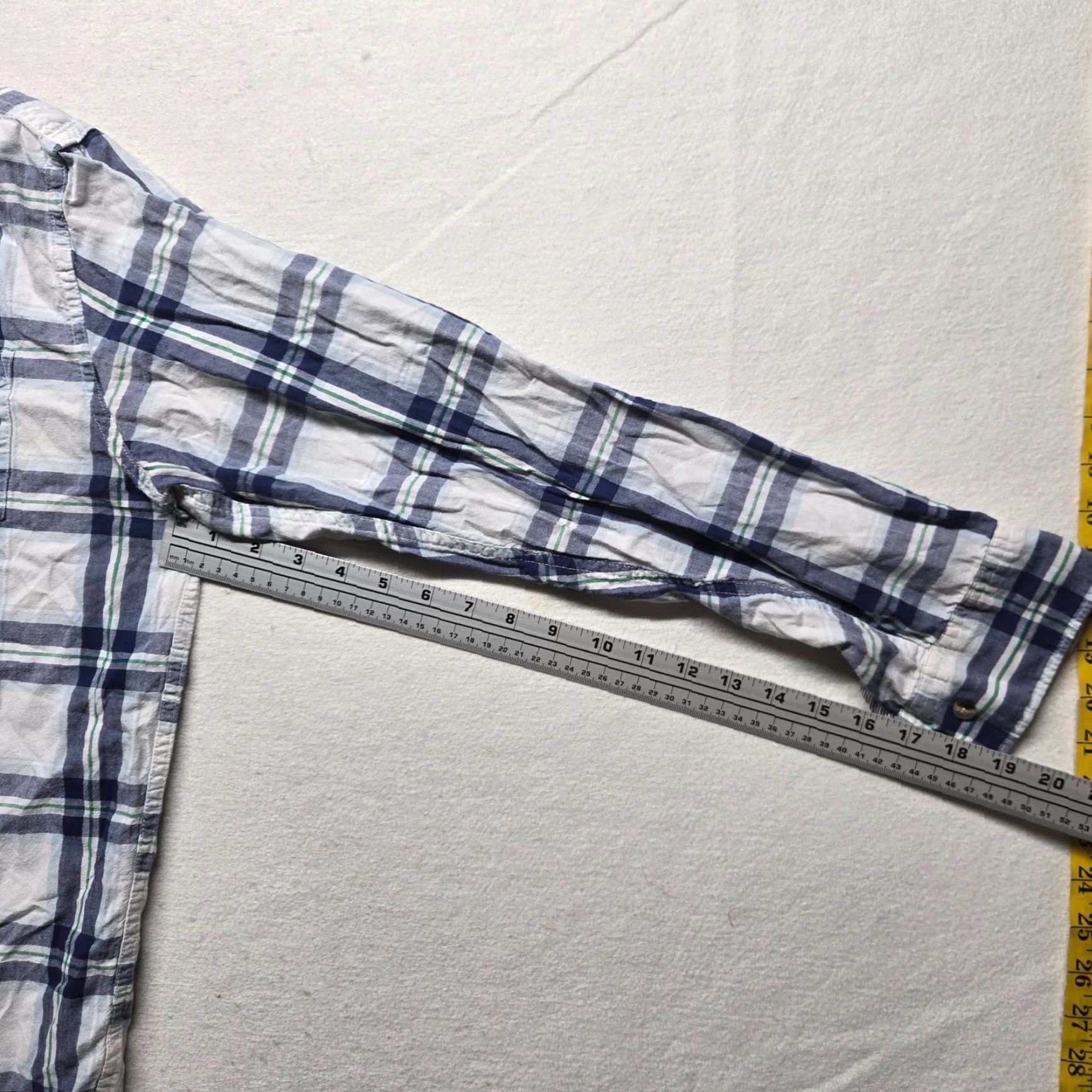 Wrangler Wrangler Shirt Men Long Sleeve Button-Up Plaid Cotton Size M Blue Adult Medium Wrangler Shirt Mens Plaid 90s? Size US M / EU 48-50 / 2 - 4 Thumbnail