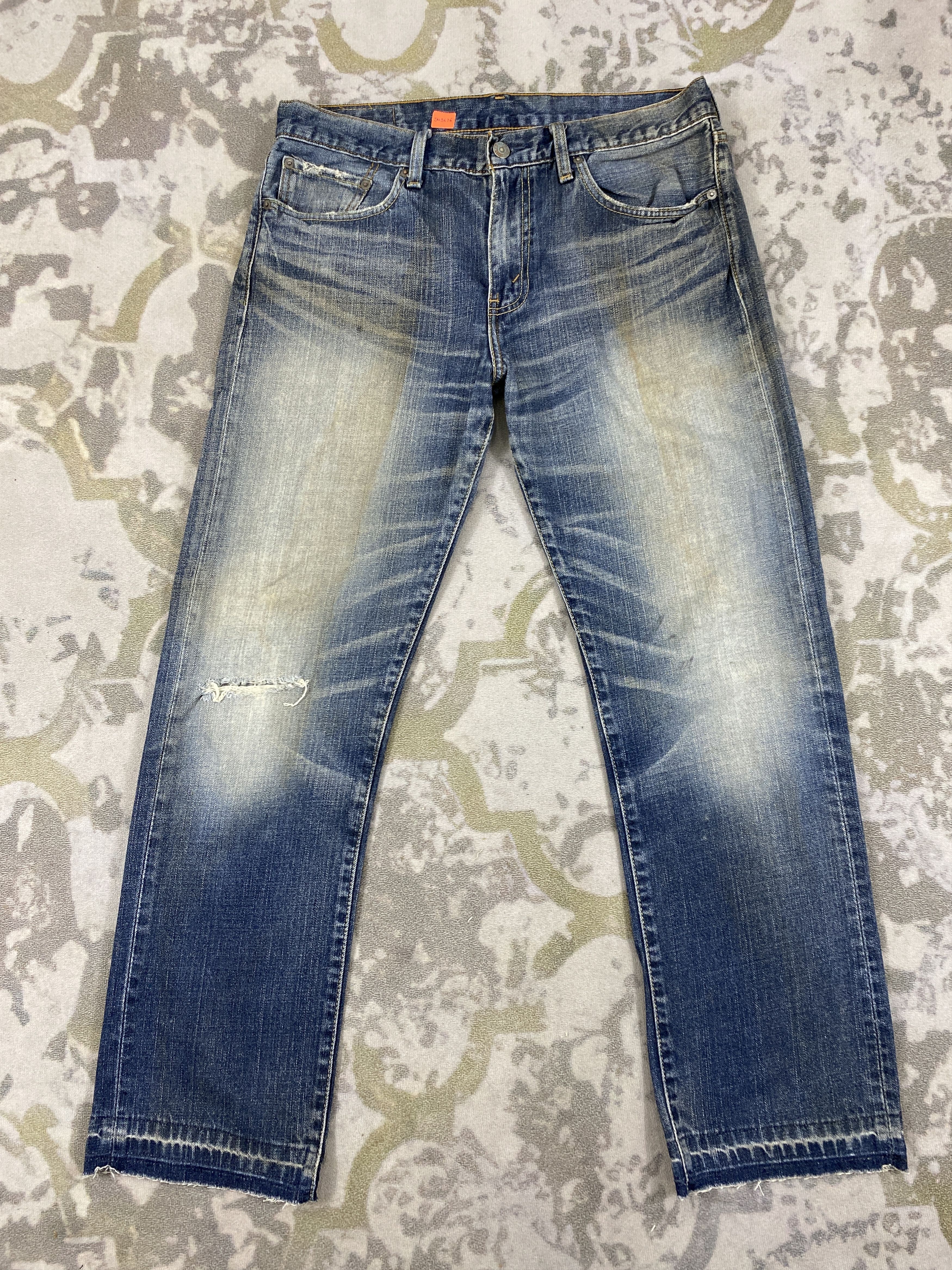 image of Distressed Denim x Levis Vintage Levi's 505 Jeans 33X28.5 Denim -Jn3676 in Faded Blue, Men's