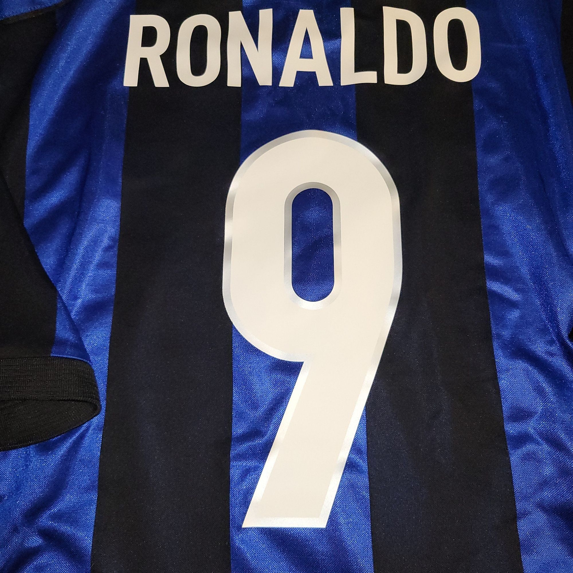 Nike Ronaldo Inter Milan 1999 2000 Soccer Jersey Shirt XL Size US XL / EU 56 / 4 - 4 Thumbnail