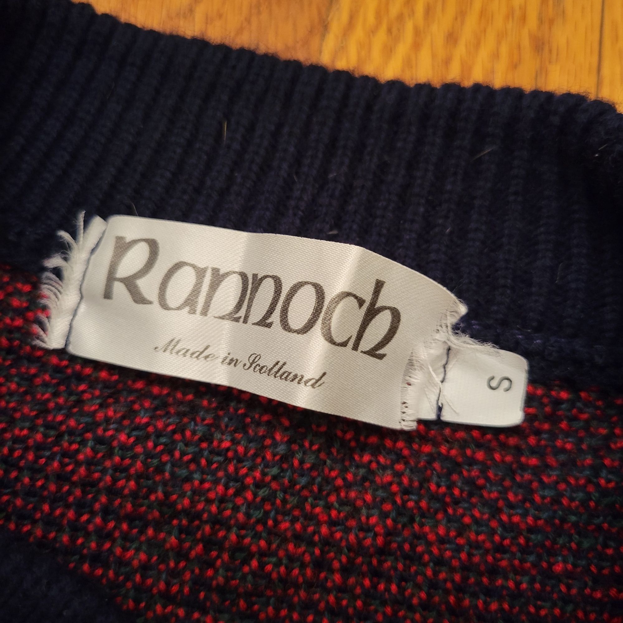Other Vintage Rannoch Tartan Plaid Cardigan Sweater S Red Navy Acr Size S / US 4 / IT 40 - 2 Thumbnail