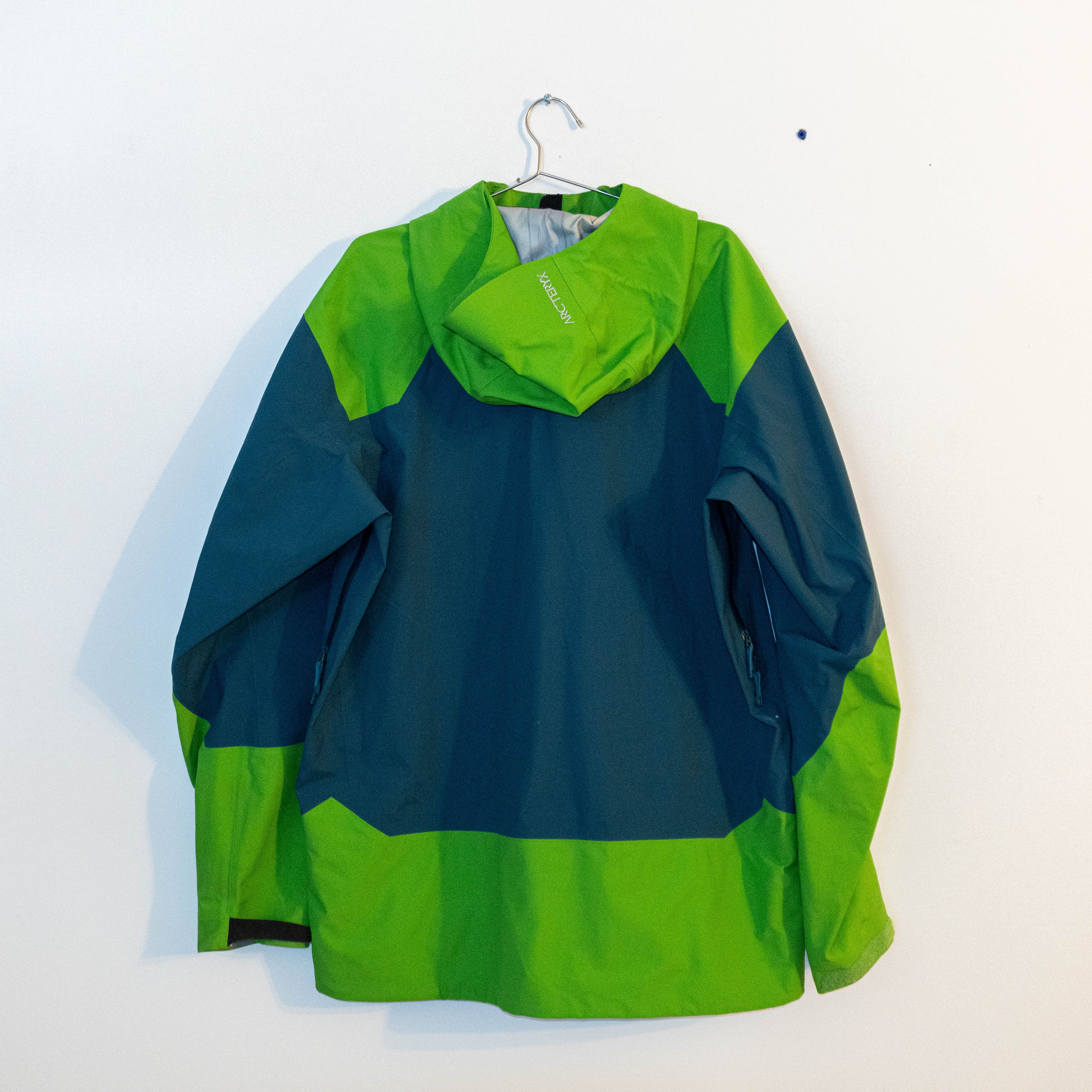 Arc'teryx Arc'teryx Beta AR GORE-TEX Pro Shell Jacket Lime/Teal Size US XL / EU 56 / 4 - 3 Thumbnail