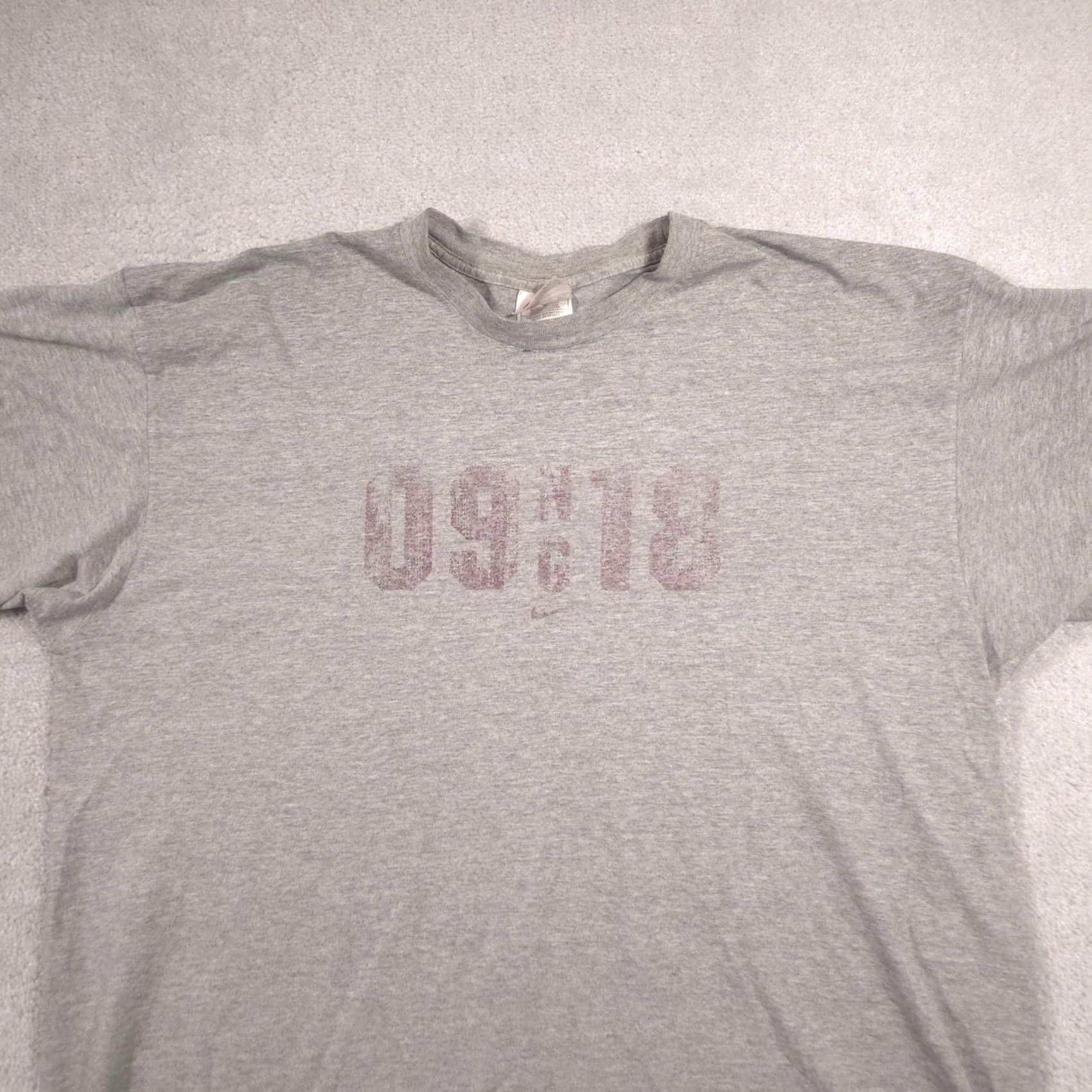 Nike Nike Shirt Mens 2XL Gray Crewneck Graphic Tee Casual Cotton Polyester Short Sleeve All Seasons 09 18 Faded Number Nike Swoosh Ladies? Size US XXL / EU 58 / 5 - 3 Thumbnail