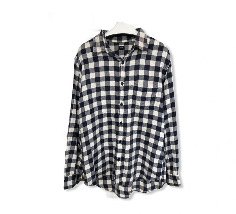 image of Flannel x Uniqlo Uniqlo Plaid Tartan Shirt Button, Men's (Size Large)