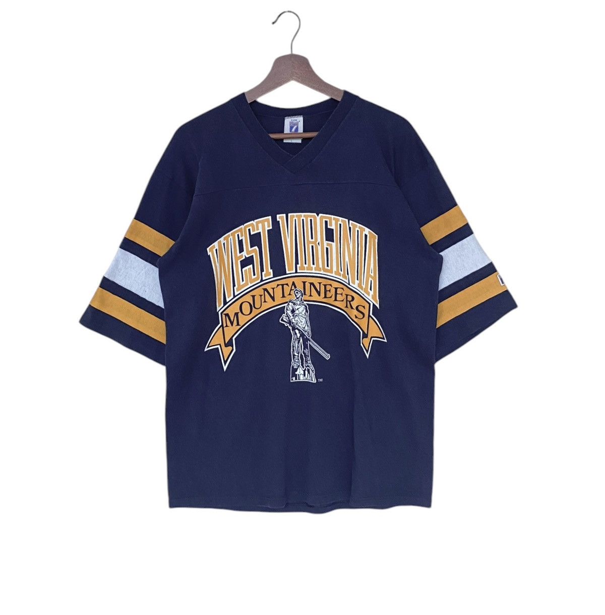 NBA × Vintage Vintage NBA Team West Virginia Mountaineers T-shirt 1990s Size US L / EU 52-54 / 3 - 1 Thumbnail