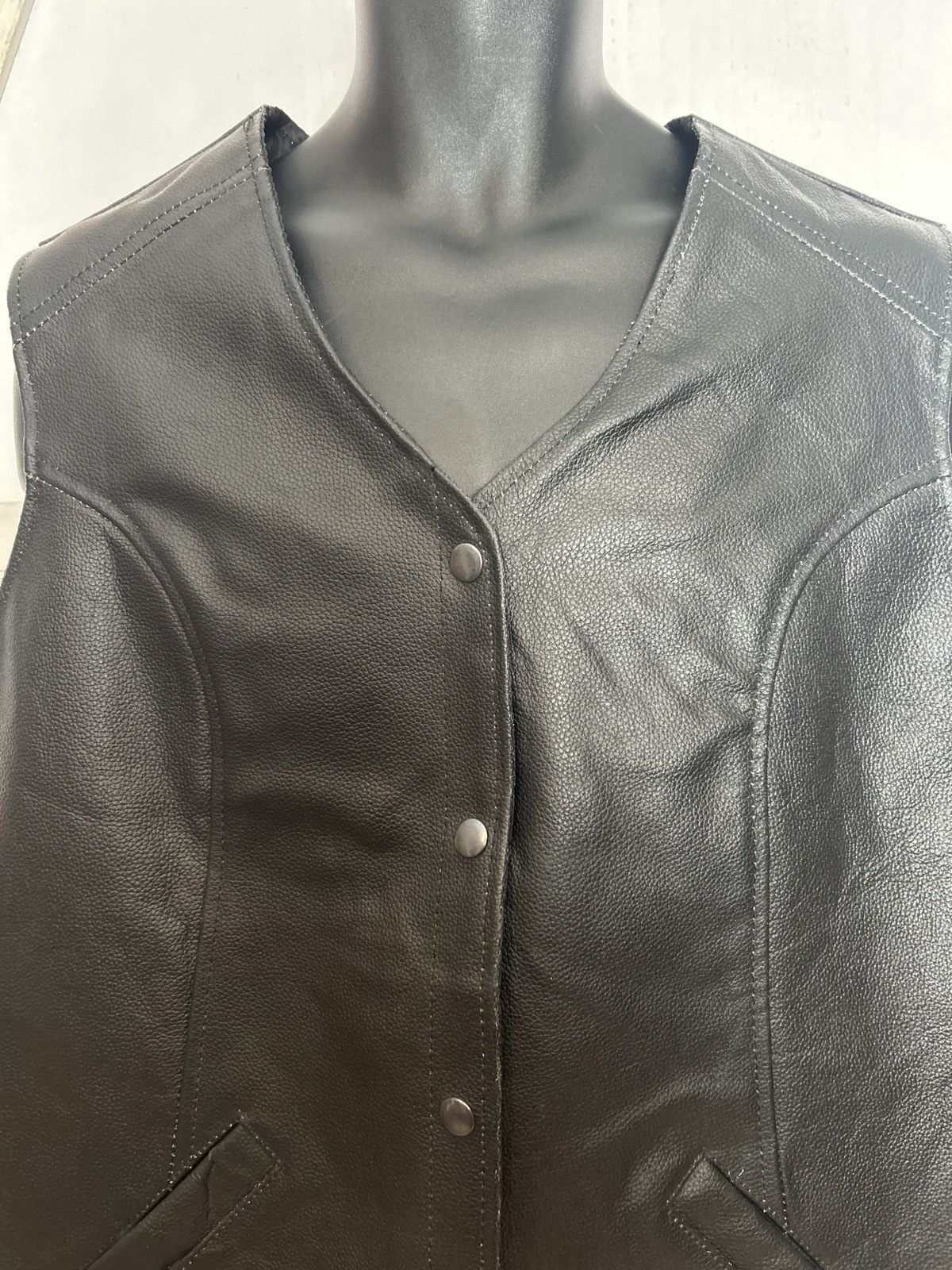 Other Women’s Genuine Leather Motorcycle Vest – Bike Leathers NWT Size 4XL / US 24-26 - 2 Thumbnail
