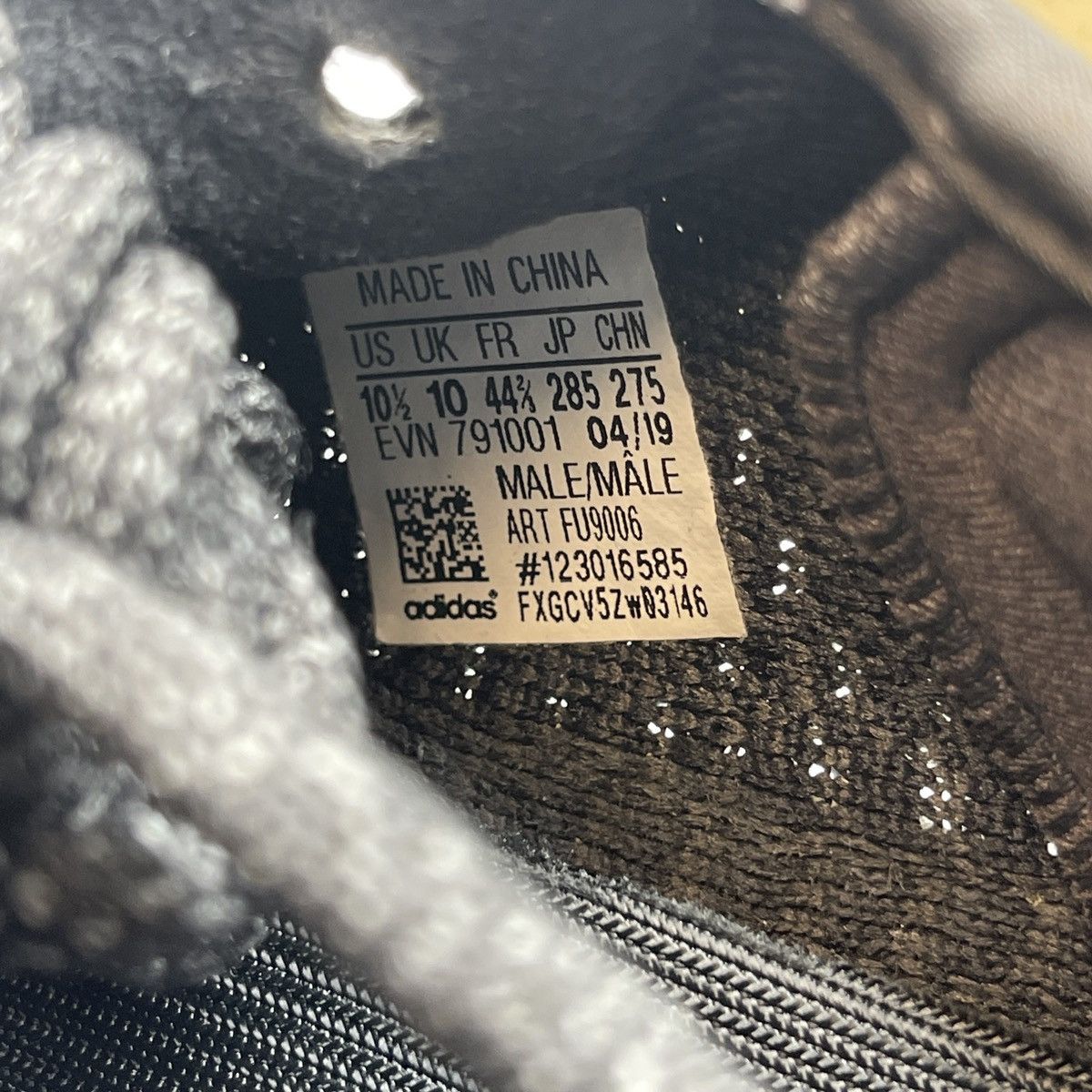 Adidas Yeezy boost 350 black non reflective Size US 10.5 / EU 43-44 - 8 Thumbnail