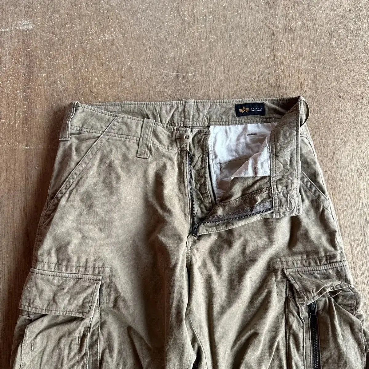 Japanese Brand BIG POCKET ALPHA INDUSTRIES TACTICAL MULTIPOCKET LOOSE CARGO Size US 33 - 7 Thumbnail