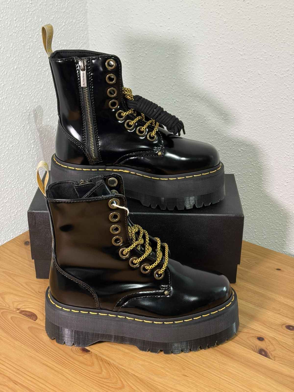 Dr. Martens Dr. Martens Jadon Max Platform Boot Size US 8 / IT 38 - 4 Thumbnail