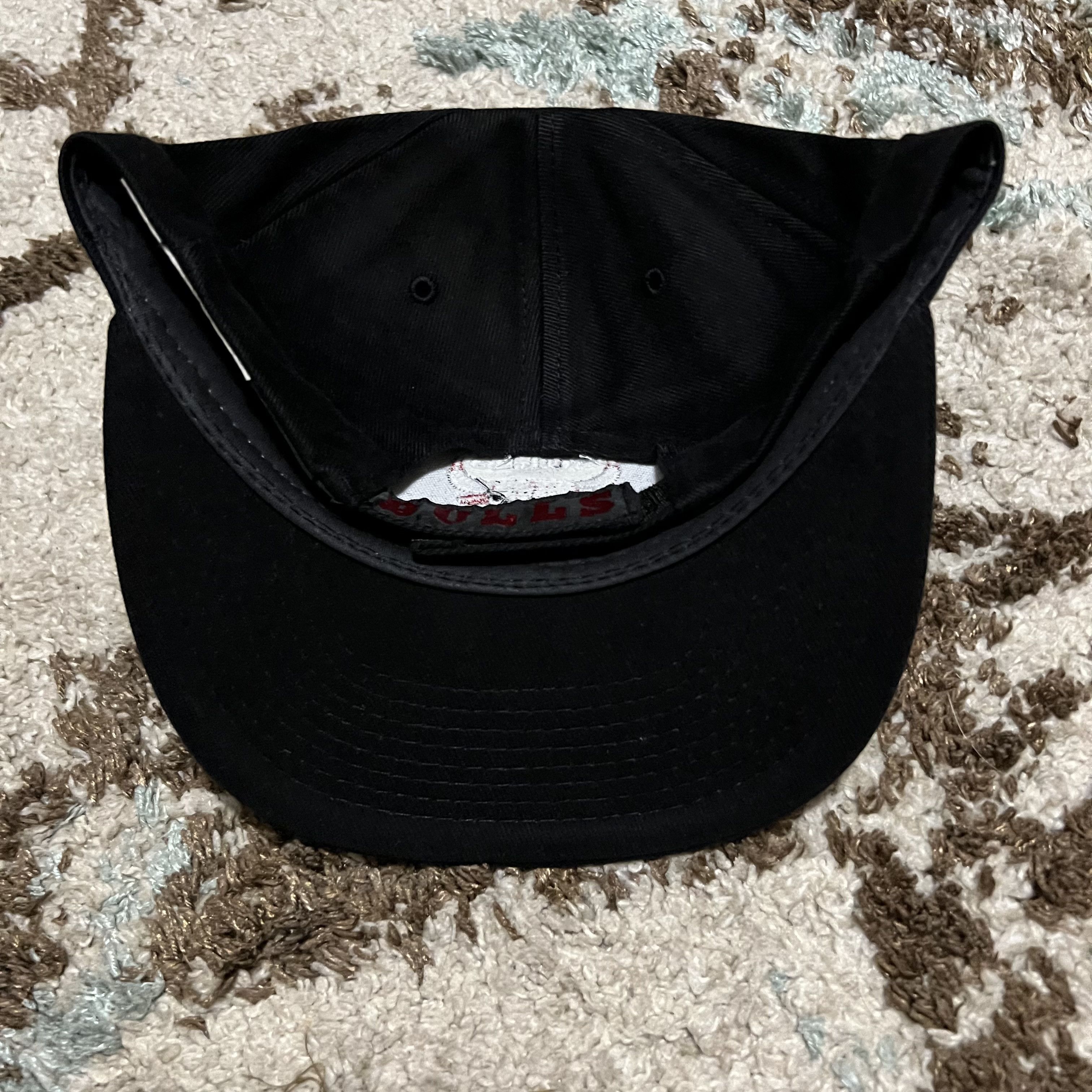 Logo 7 × NBA × Vintage Vintage Logo 7 Chicago Bulls Adjustable Hat Spellout 90s Size ONE SIZE - 2 Thumbnail