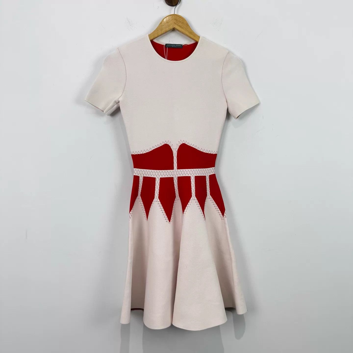 Alexander McQueen Alexander McQueen Red/White Jacquard Stretch Dress S Size S / US 4 / IT 40 - 1 Thumbnail