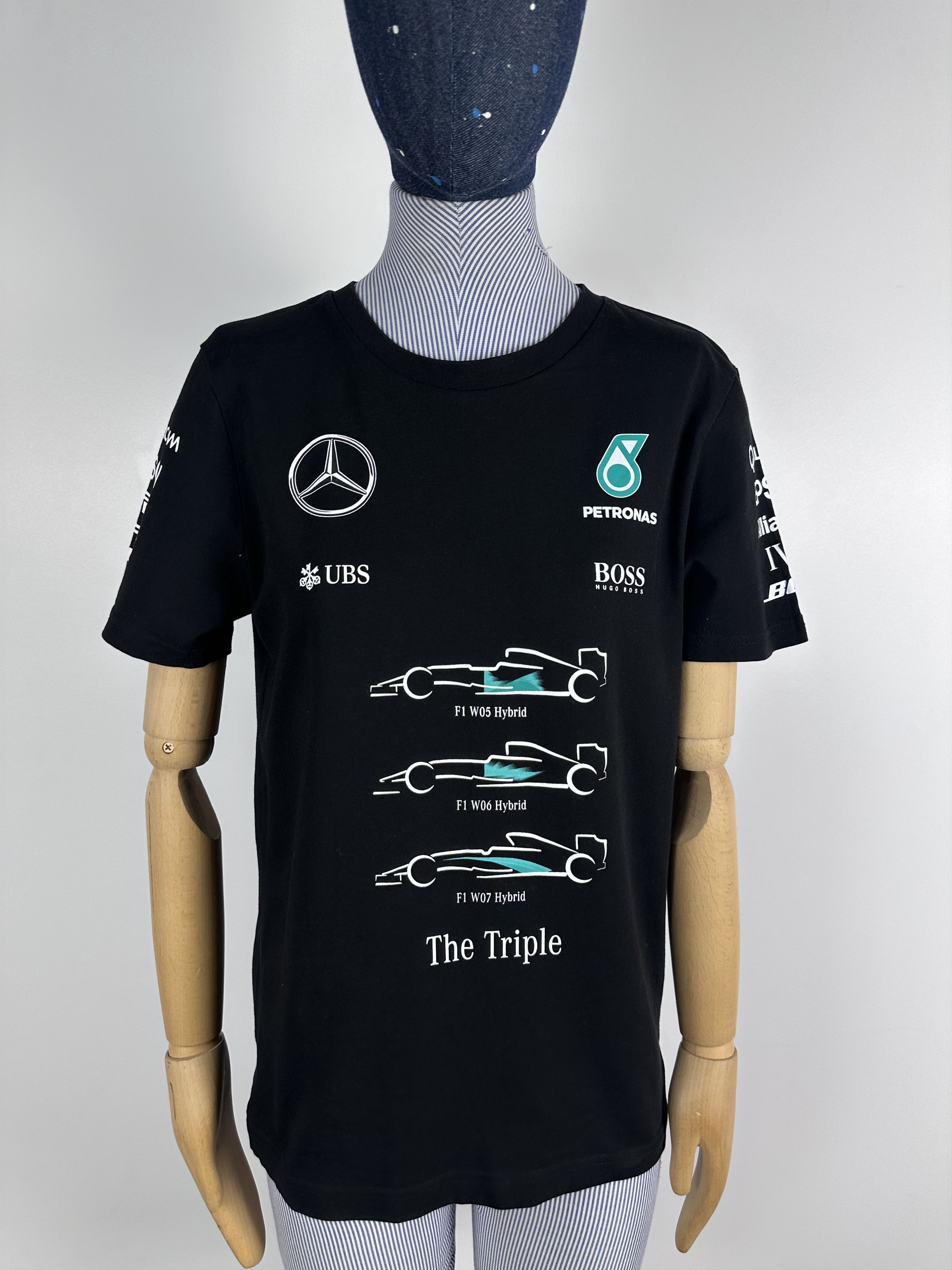 Mercedes-Benz Mencedes Petronas AMG F1 Team 2016 Racing T Shirt Boss XS Size XS / US 0-2 / IT 36-38 - 1 Thumbnail