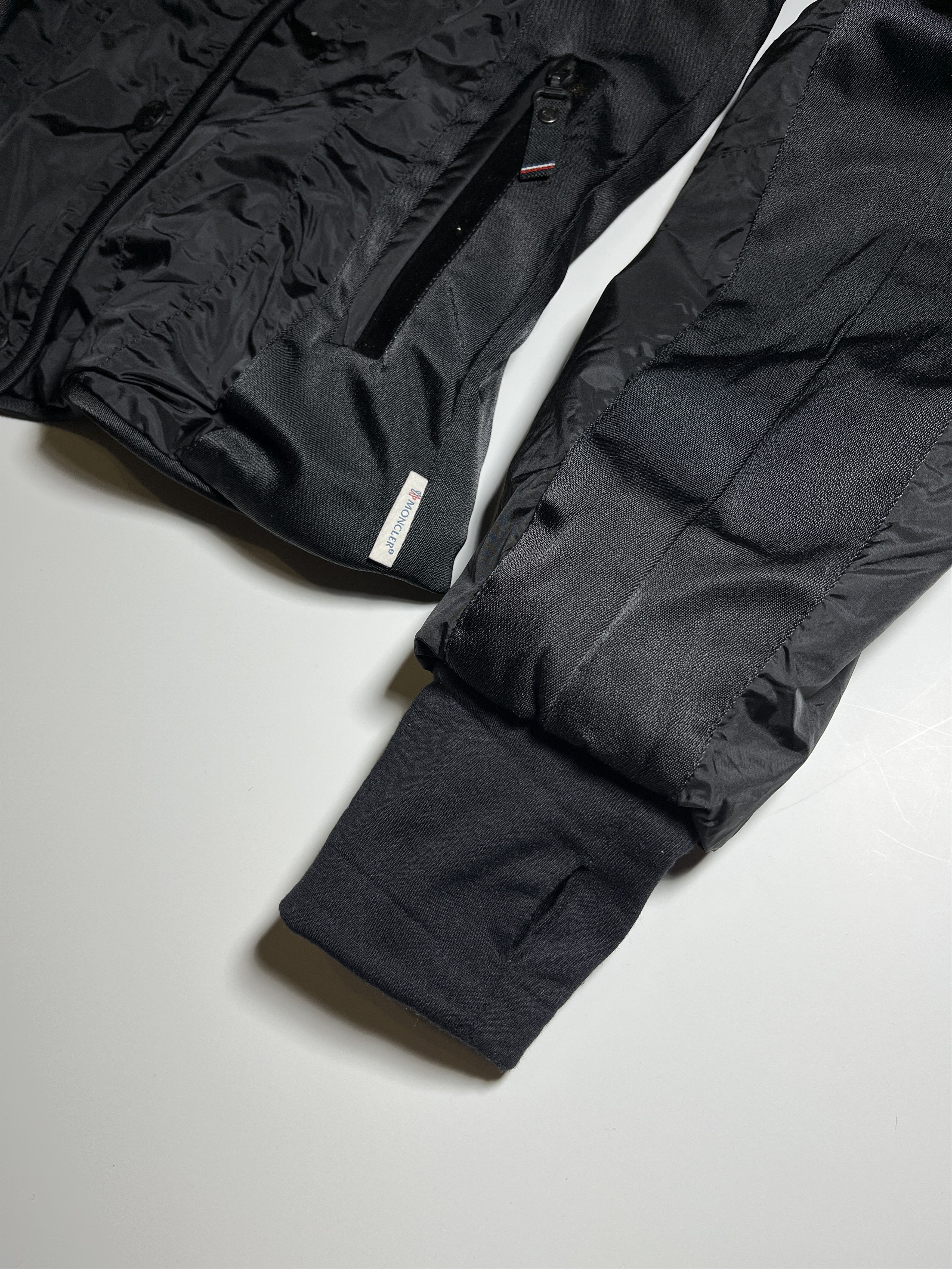 Moncler Vintage Y2K Moncler Women's Black Hooded Ski Jacket Size S Size S / US 4 / IT 40 - 13 Thumbnail