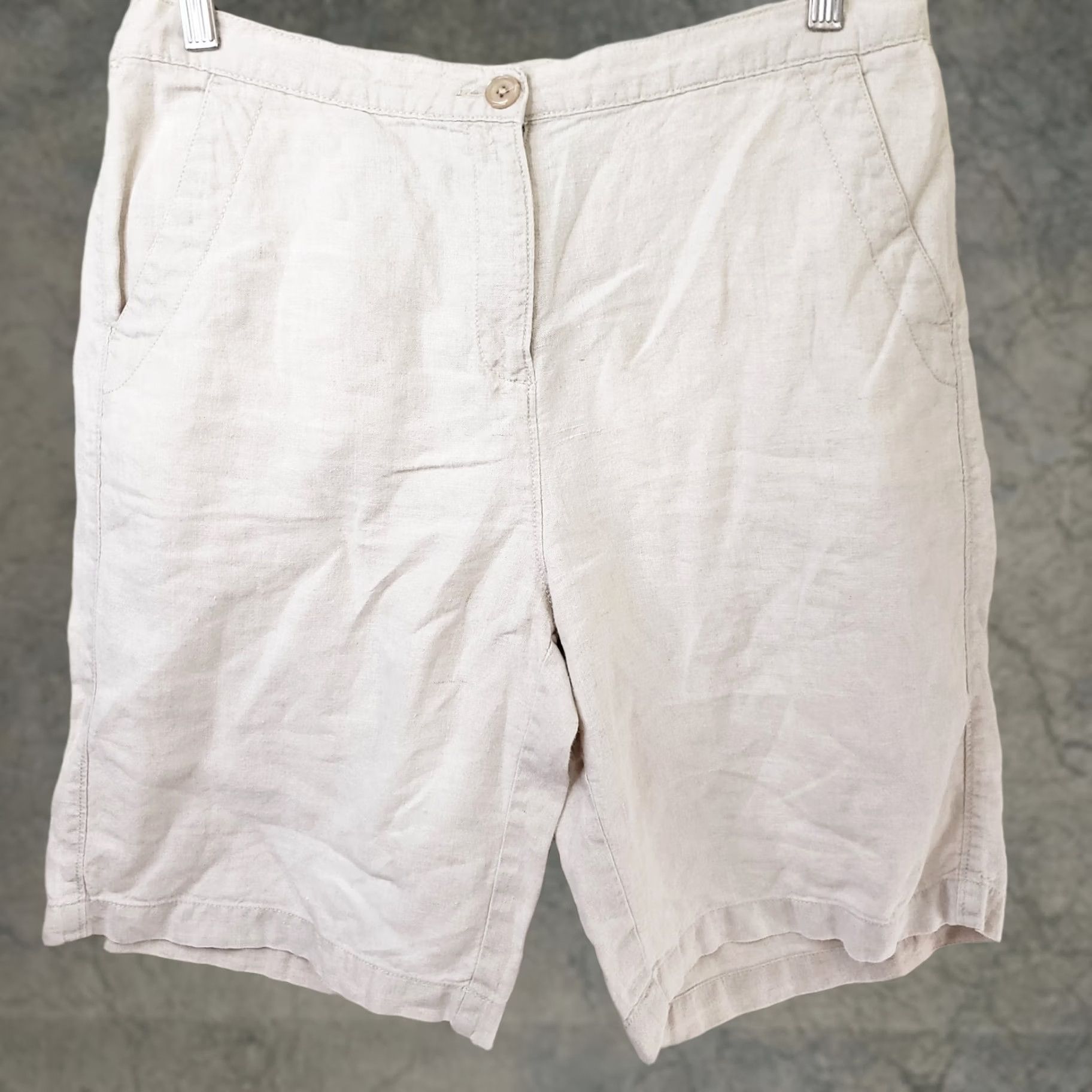 Vintage VINTAGE LL Bean Womens Bermuda Shorts Linen White 12 High Rise 32in 7in Inseam Casual 90s Womens Size 24" / US 00 / IT 34 - 1 Thumbnail