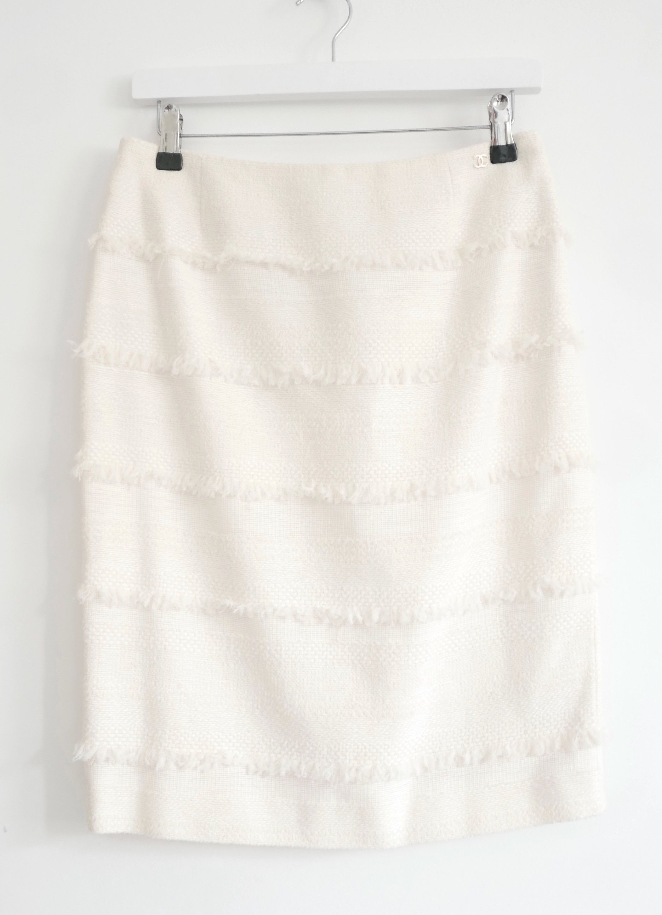 Chanel Chanel Spring 2008 Cream Fantasy Tweed Skirt Size 27" / US 4 / IT 40 - 1 Thumbnail