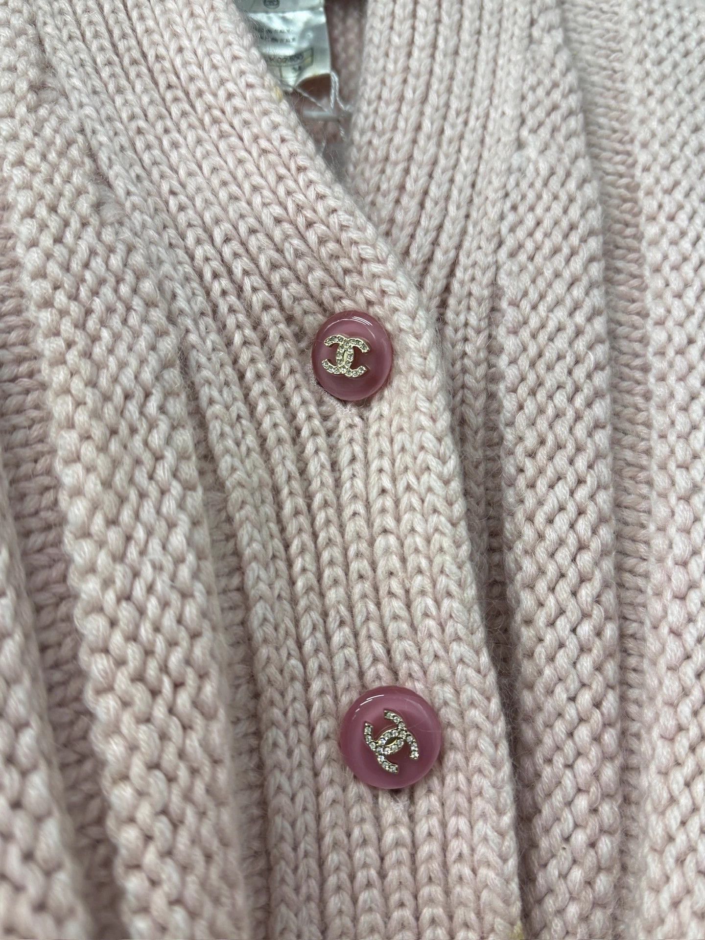 Chanel Chanel Pink Batwing Cashmere Knit Cardigan FR34 Size XS / US 0-2 / IT 36-38 - 3 Thumbnail