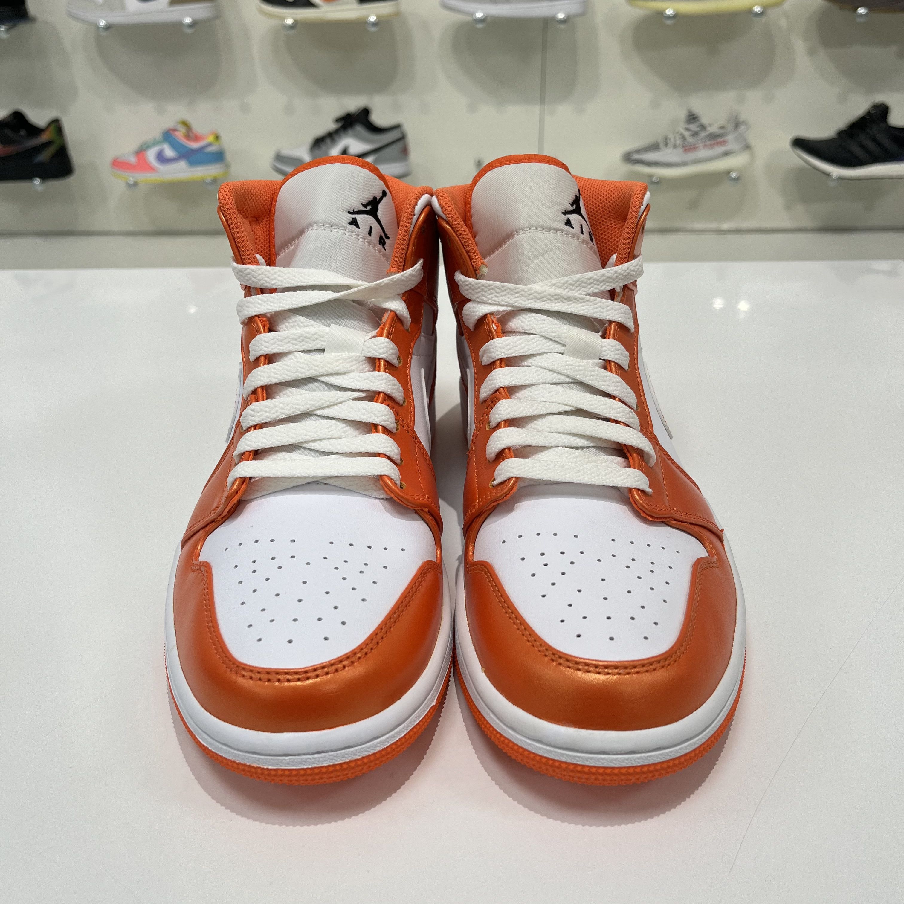 Nike Air Jordan 1 Mid metallic Orange Size US 8 / EU 41 - 5 Thumbnail