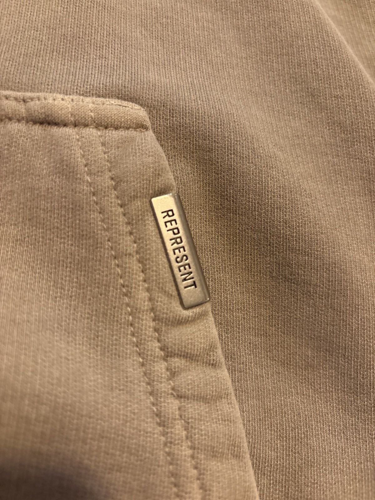 Represent Clo. Represent Patron of the Club Hoodie in Mudstone Size US L / EU 52-54 / 3 - 5 Thumbnail