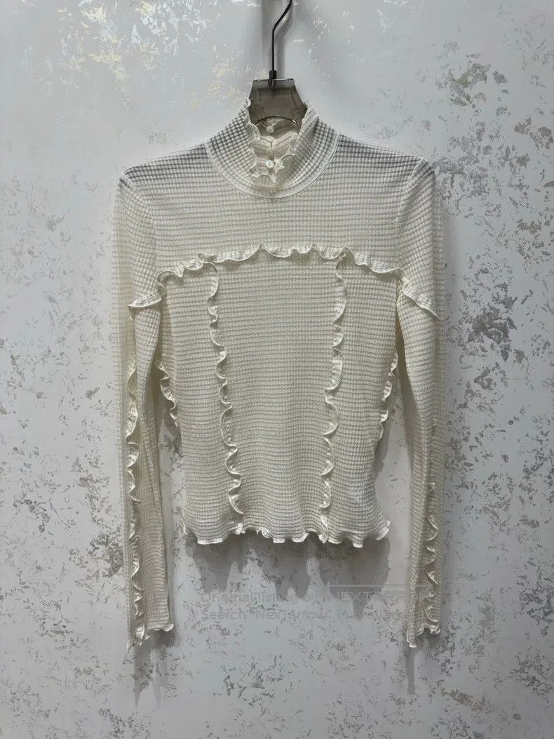 Fendi Fendi Beige Flower Edge Long Sleeve Size S / US 4 / IT 40 - 1 Thumbnail