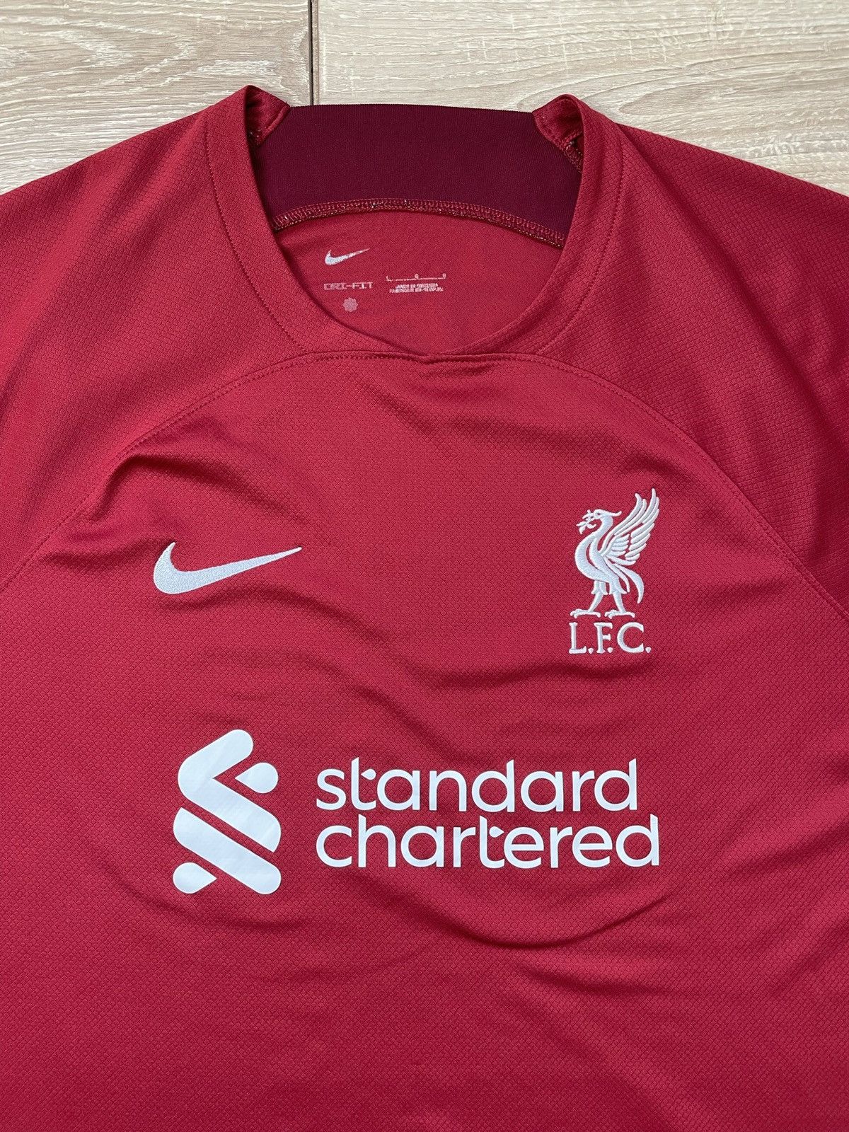 Nike LIVERPOOL 2022 2023 HOME FOOTBALL SHIRT SOCCER JERSEY Size L Size US L / EU 52-54 / 3 - 2 Thumbnail