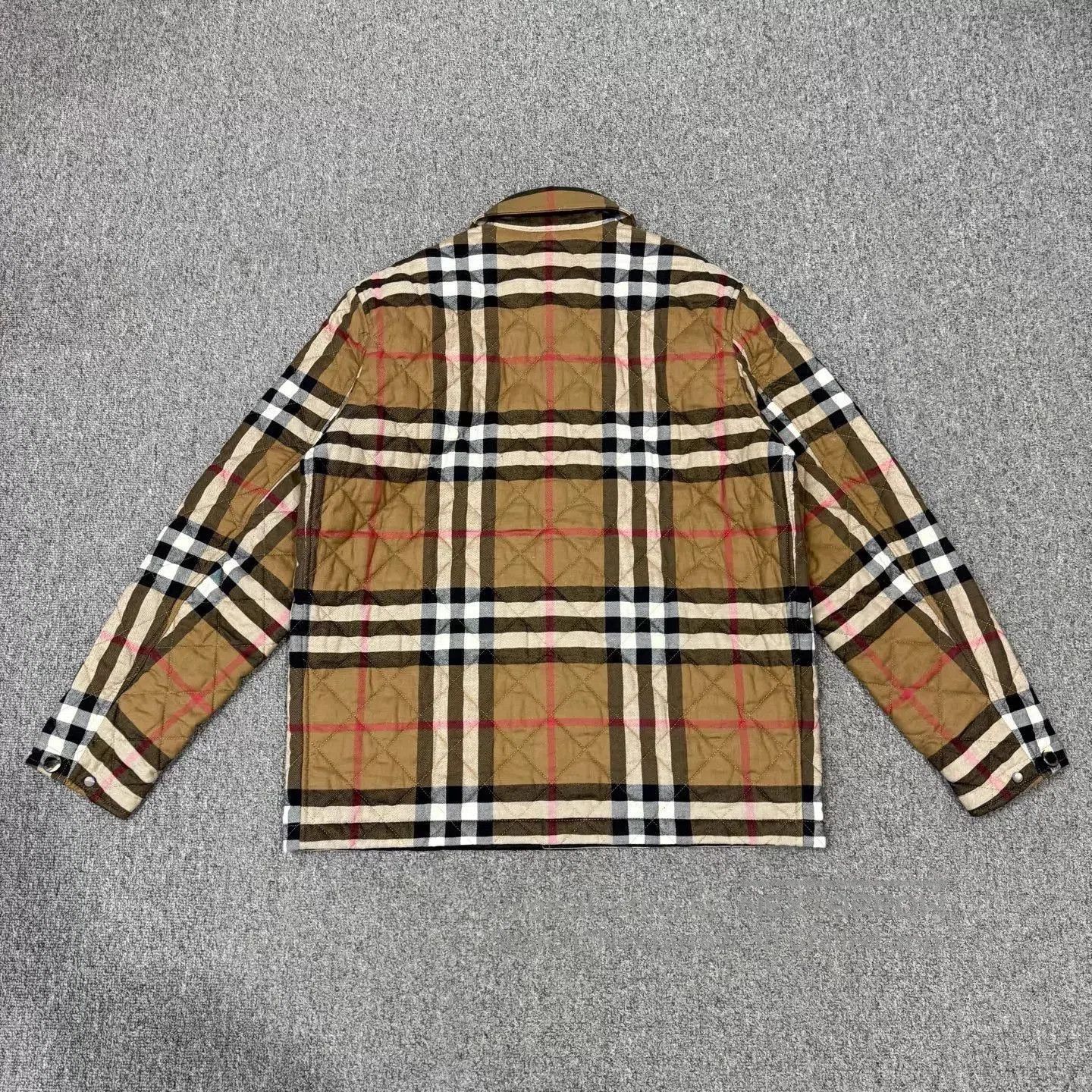 Burberry Beige Check Quilted Jacket Size S. Size US S / EU 44-46 / 1 - 2 Thumbnail