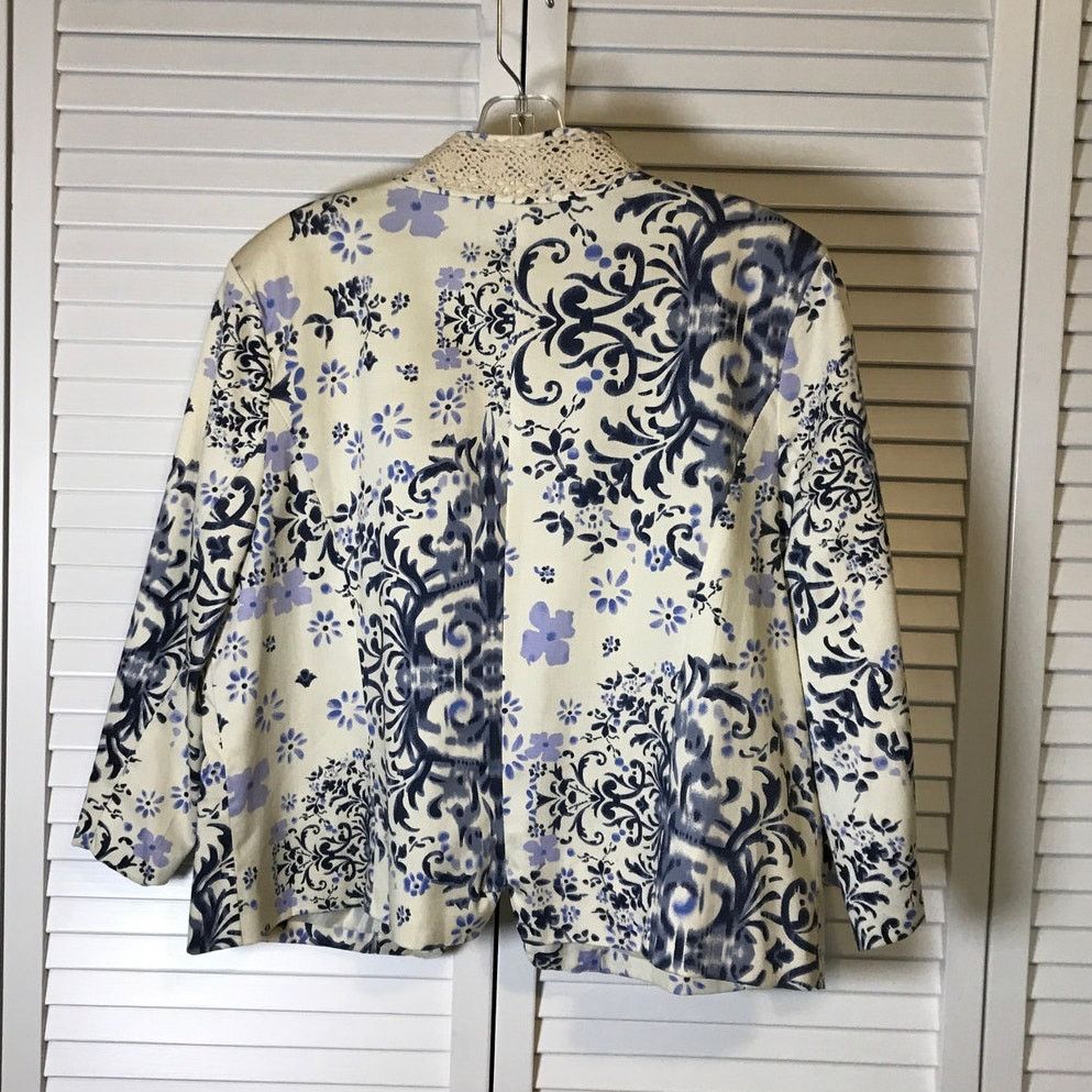 Other Notations Blue Floral Geometric ¾ Sleeve Jackets PL Size L / US 10 / IT 46 - 2 Thumbnail
