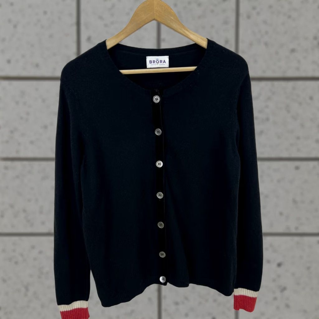 Vintage Brora Cardigan Sweater Brora Black Cashmere Button Crew Neck Women M Regular Size M/L Size M / US 6-8 / IT 42-44 - 1 Thumbnail