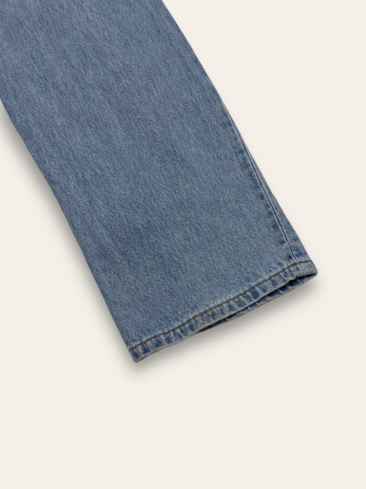 Jean 90s Vintage LEVI'S Light Wash Blue 501 Denim Jean Relax Fit Size US 32 / EU 48 - 9 Thumbnail