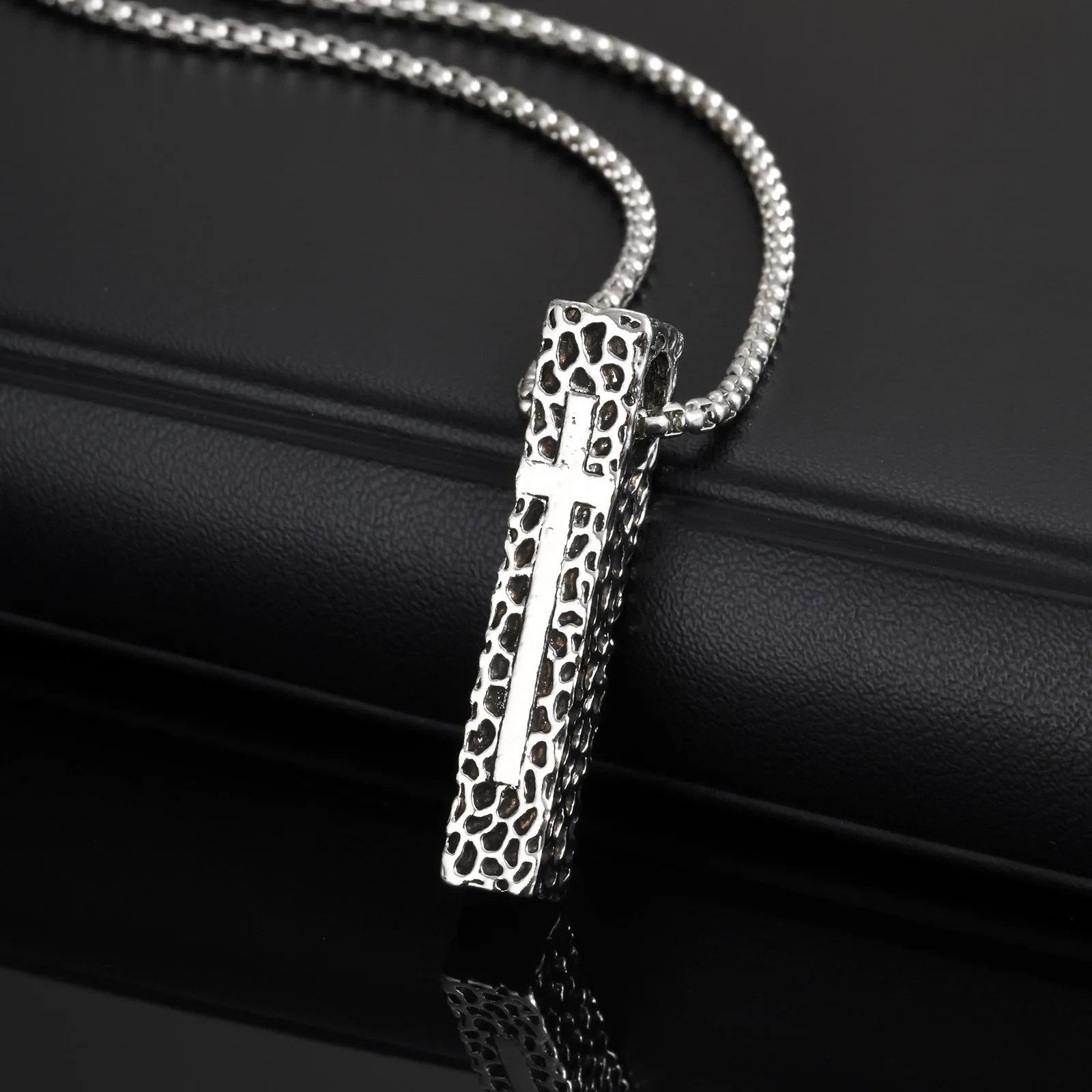 Jewelry Retro Vertical Bar Pendant Necklace Size ONE SIZE - 1 Thumbnail